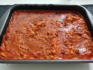 Lasagnette uunivuoassa.