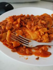 Lasagnette lautasella.