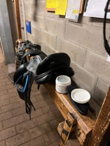 Puhdas satula ja satulavoide.