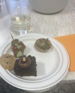 Suklaaleivos ja keksejä.